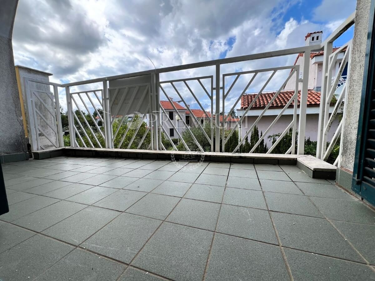 Malinska, apartma, 45 m², 140 m od plaže