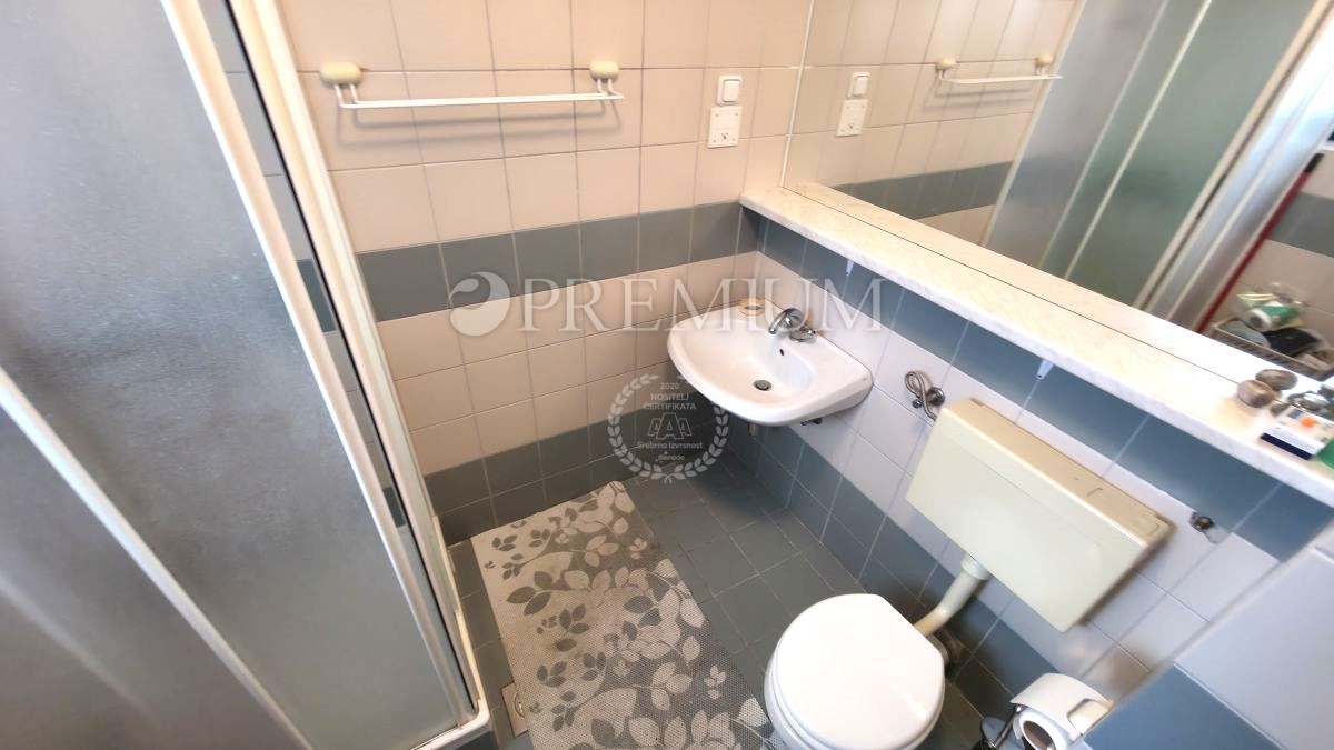 Malinska, apartma, 43 m², 140 m od plaže