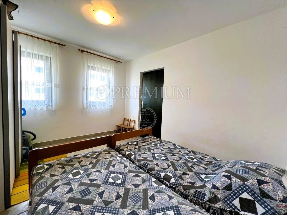 Malinska, apartma, 45 m², 140 m od plaže