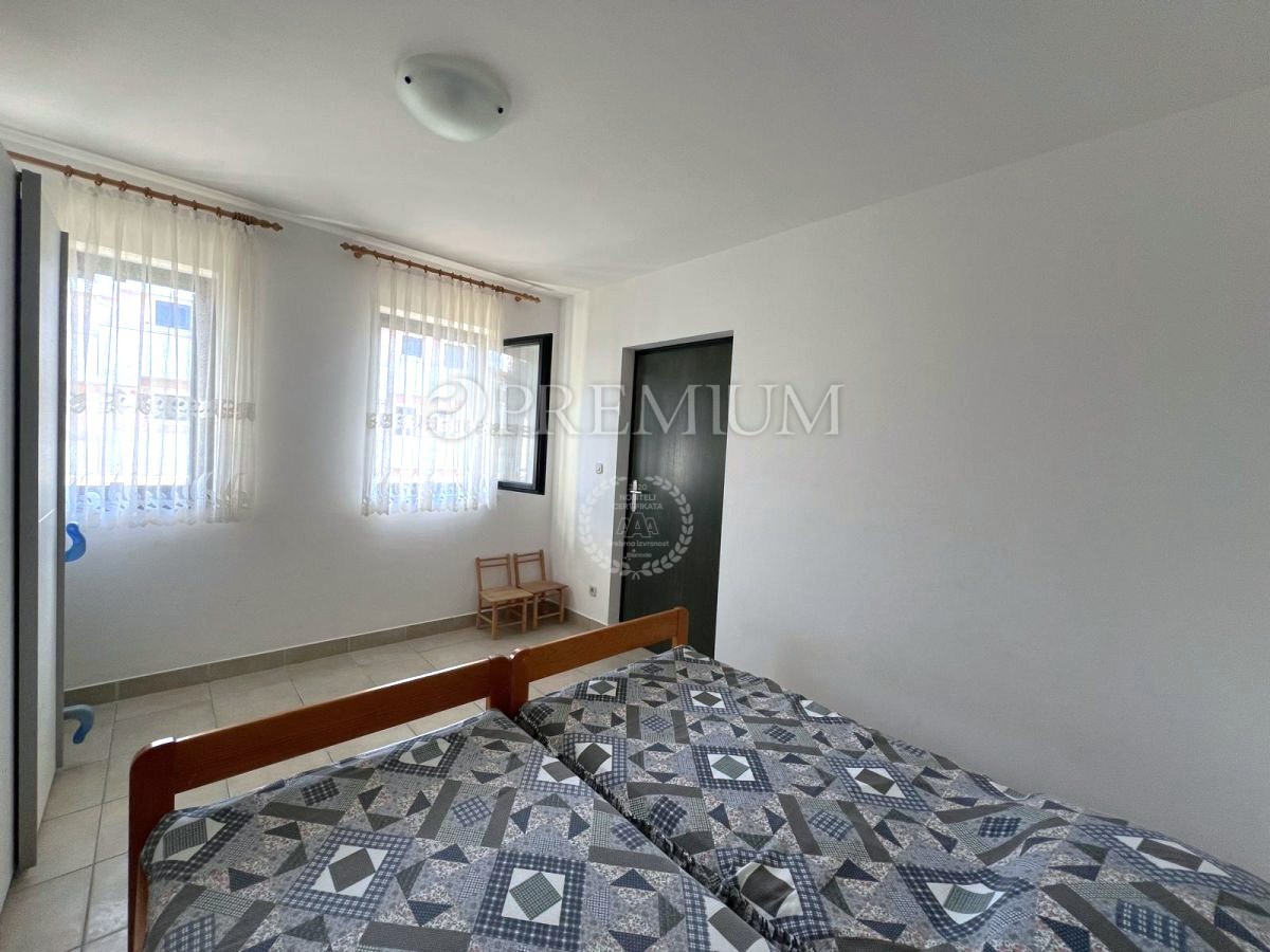 Malinska, apartma, 45 m², 140 m od plaže