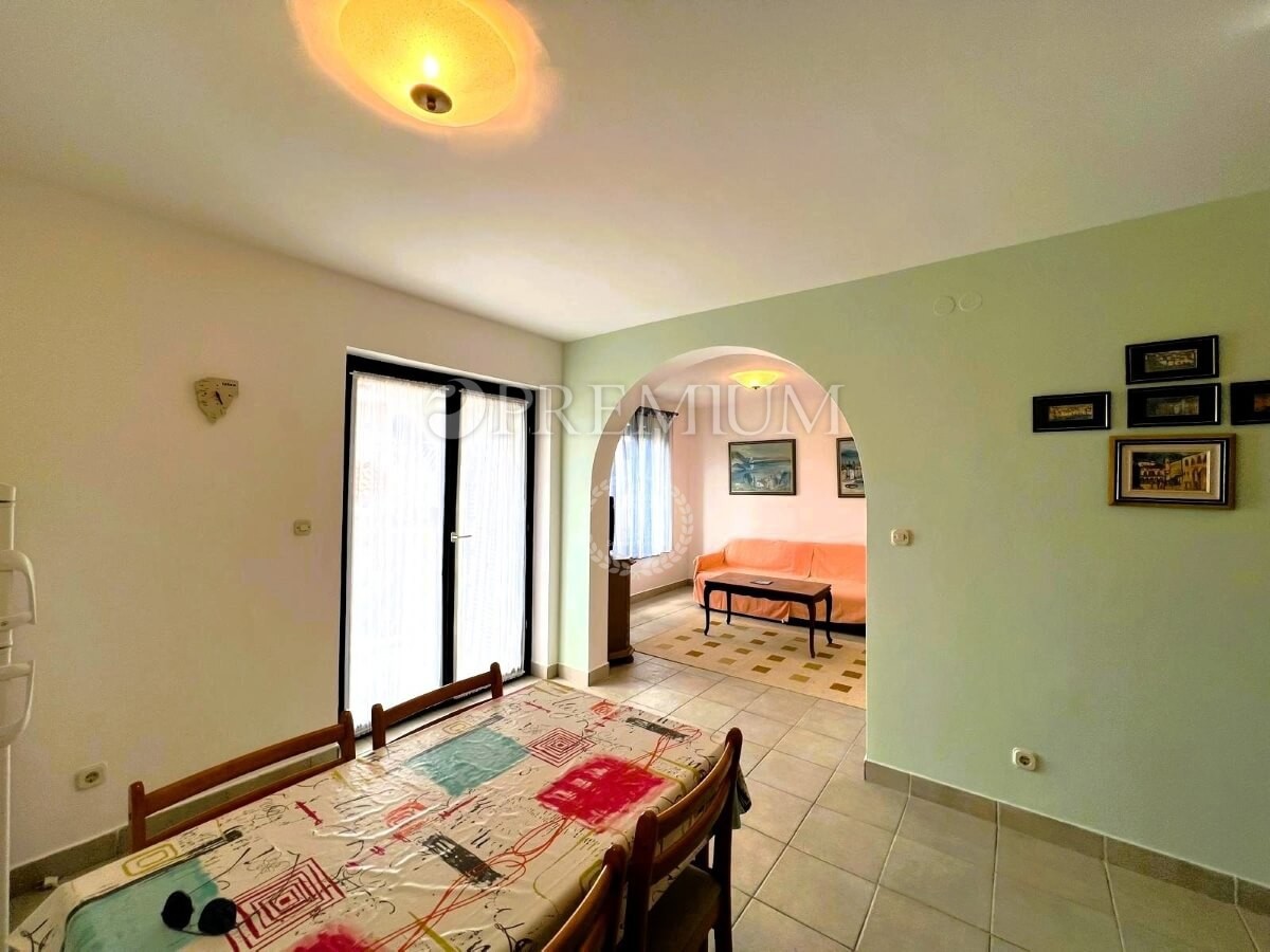 Malinska, apartma, 45 m², 140 m od plaže