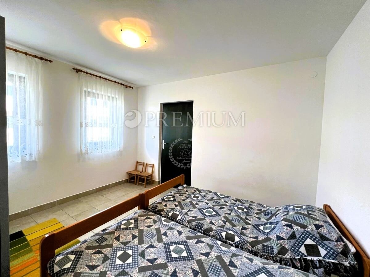 Malinska, apartma, 45 m², 140 m od plaže