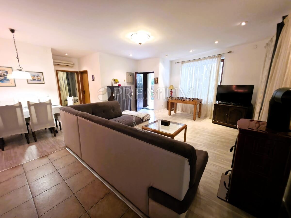 Malinska, opremljeno stanovanje v pritličju!