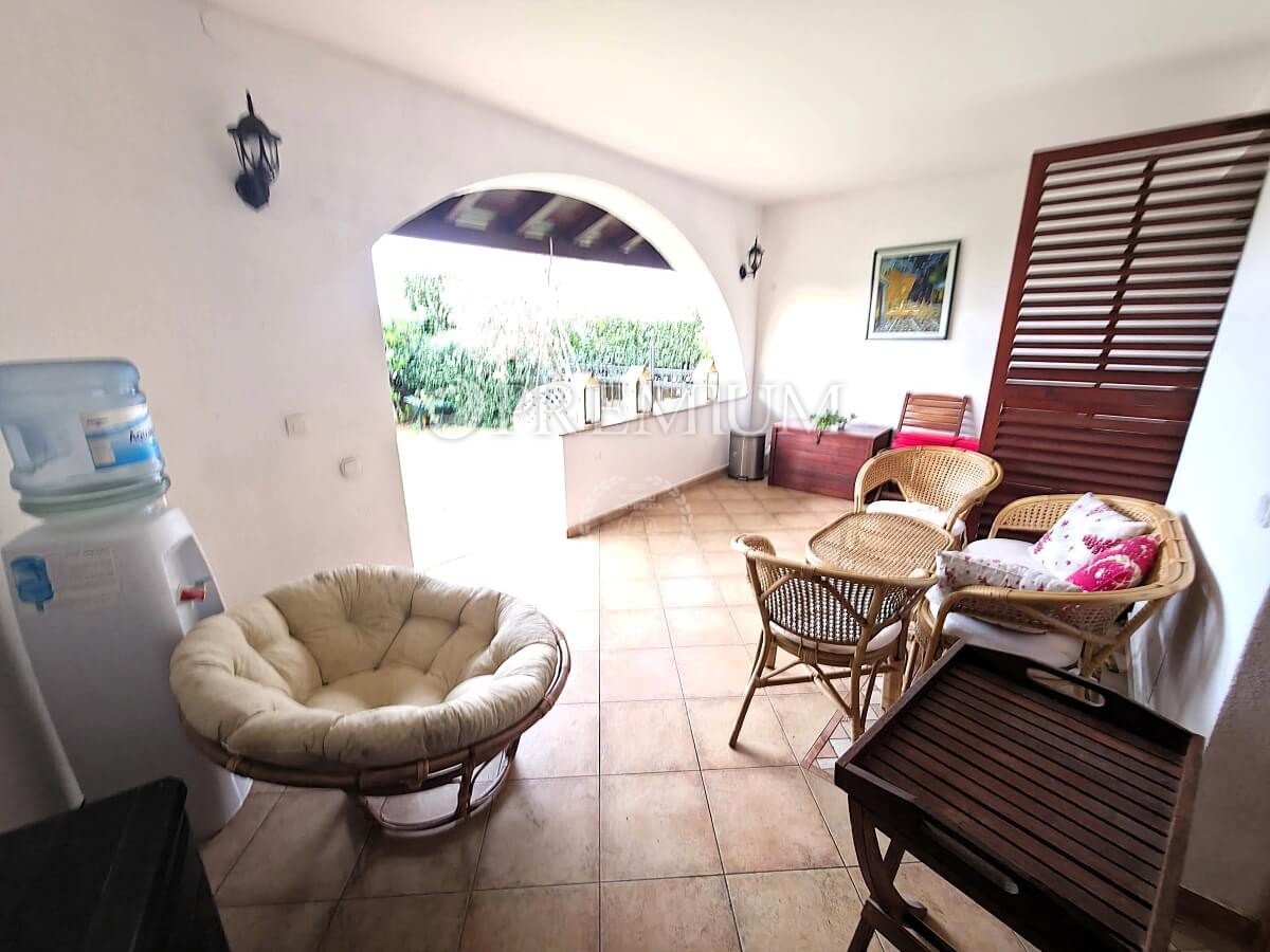 Malinska, opremljeno stanovanje v pritličju!