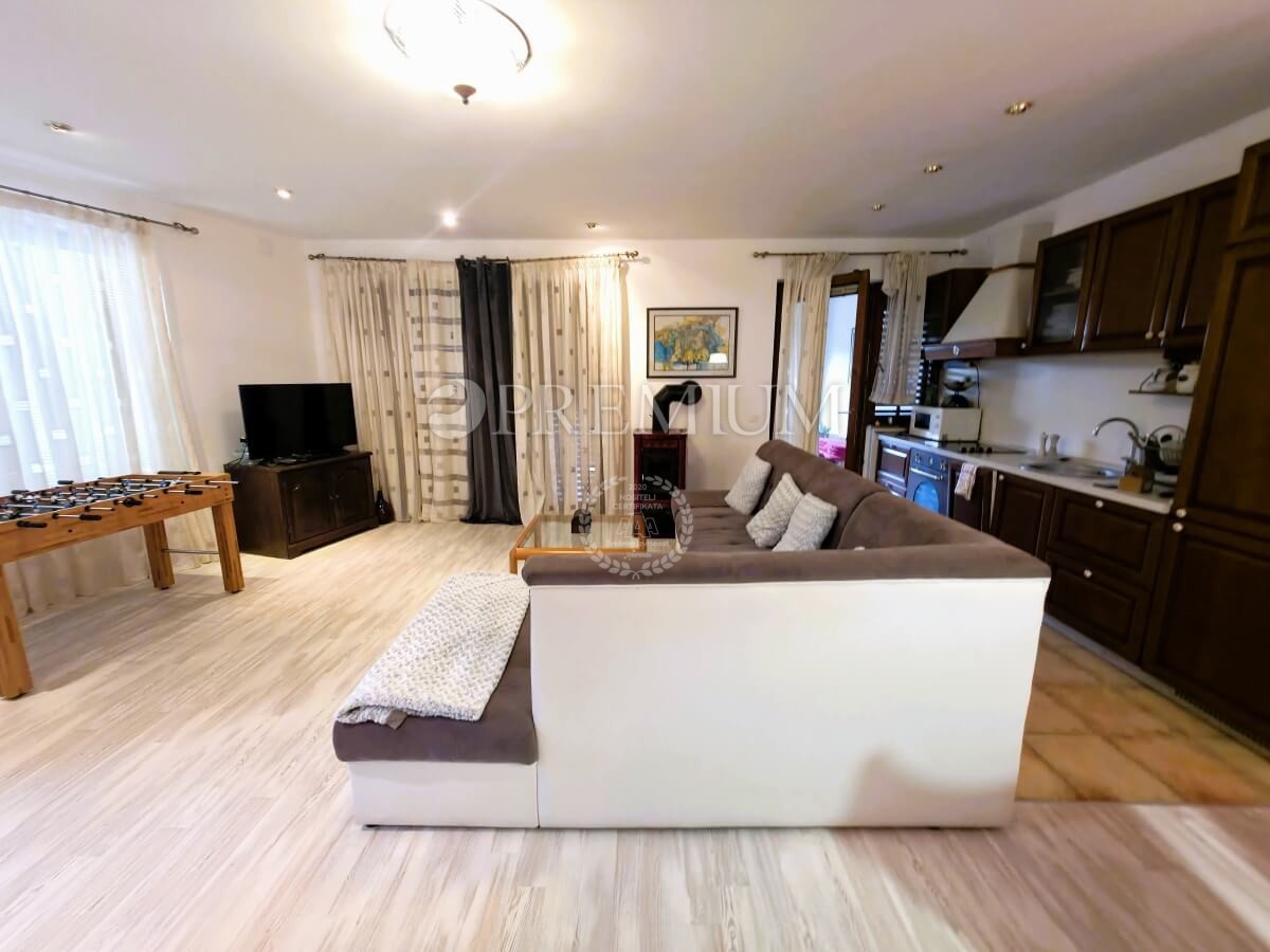 Malinska, opremljeno stanovanje v pritličju!