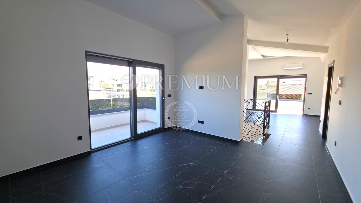 Krk, penthouse s pogledom na morje, novogradnja!