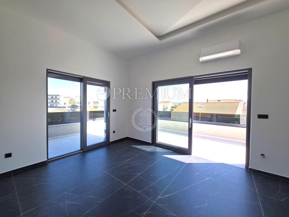 Krk, penthouse s pogledom na morje, novogradnja!