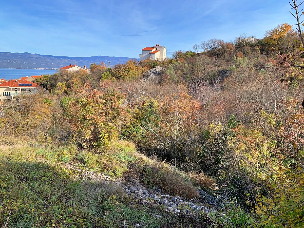 Vrbnik, gradbeno zemljišče s prekrasnim pogledom na morje!