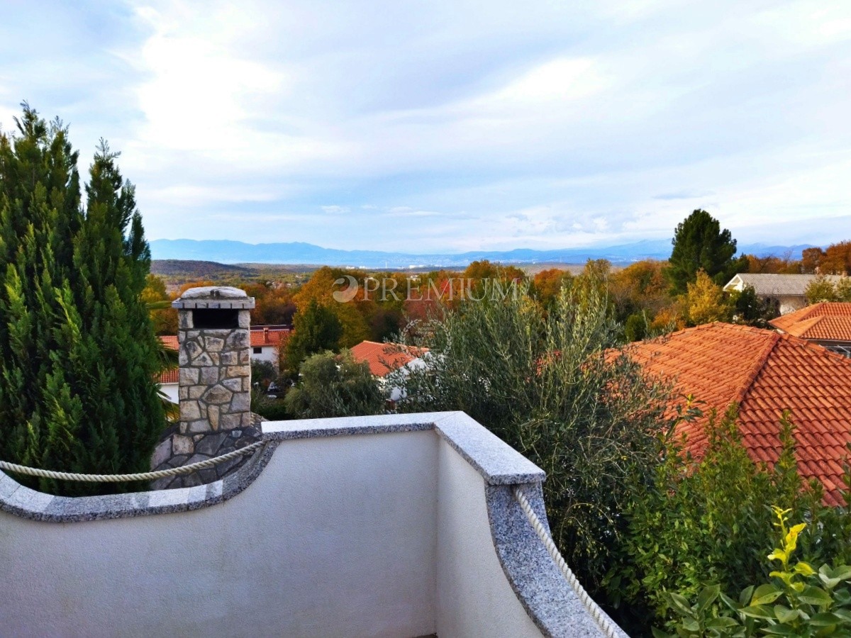 Okolica Dobrinja, družinska hiša na mirni lokaciji!