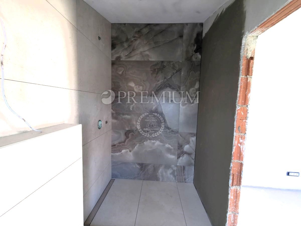 Mesto Krk, prodaja luksuznega dvoetažnega apartmaja!