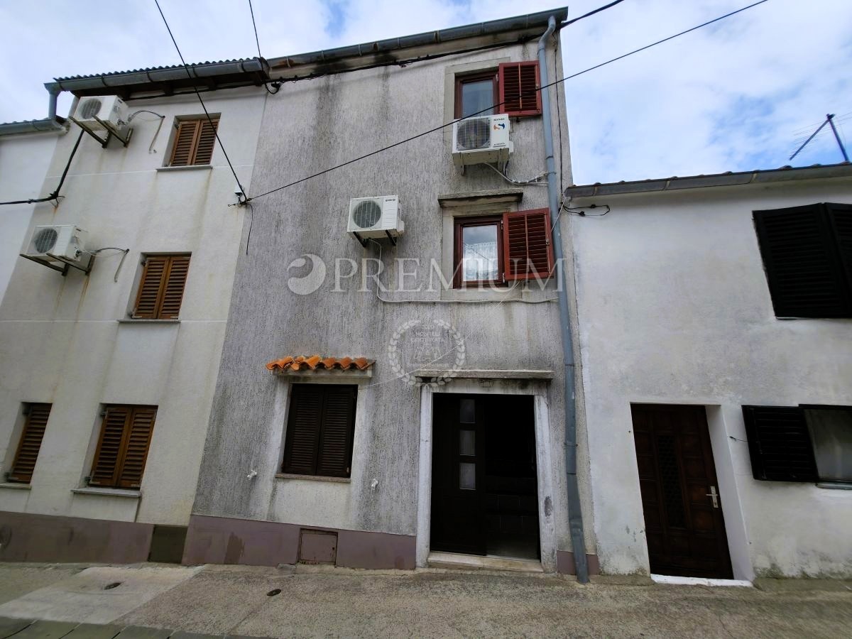Punat, dvosobno stanovanje, 350 m od morja, 120.000 EUR 