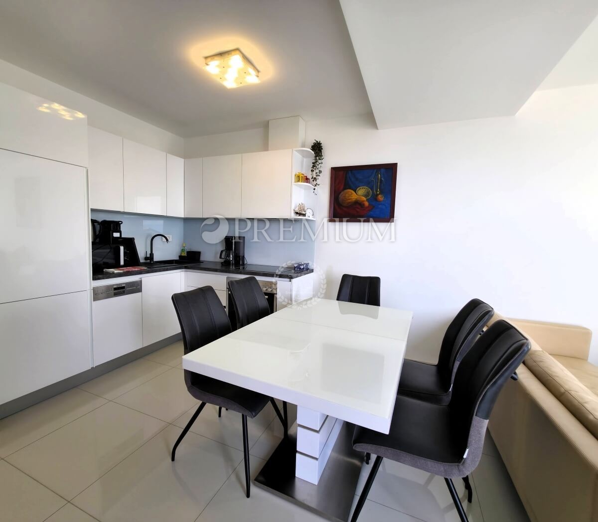 Njivice, 2 opremljena apartmaja z lepim pogledom na morje