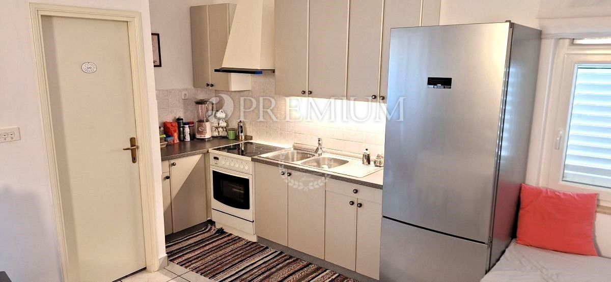 Malinska, apartma s pogledom na morje, mirna lokacija!