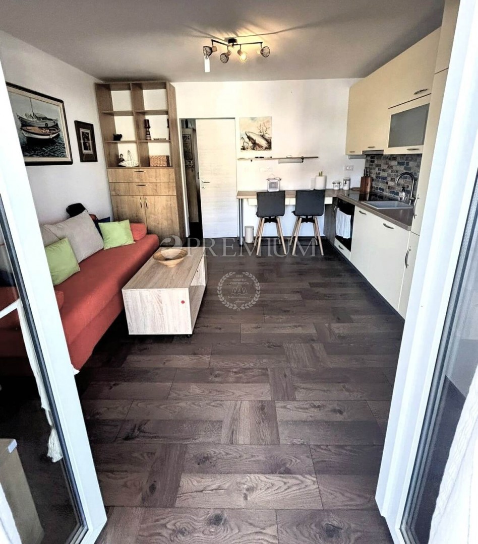 Njivice – apartma naprodaj – odlična lokacija!