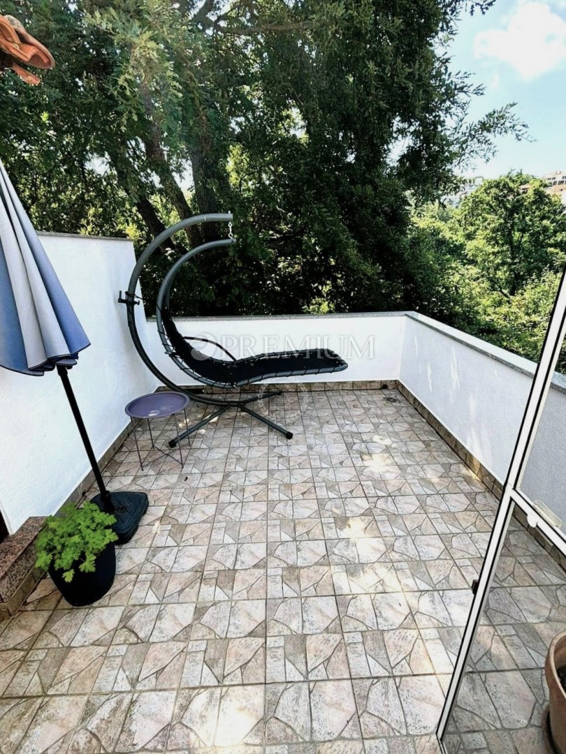 Njivice – apartma naprodaj – odlična lokacija!