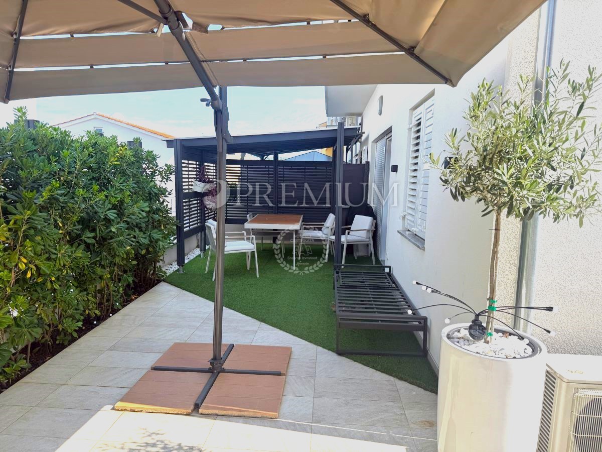 Malinska – pritlično stanovanje z vrtom!