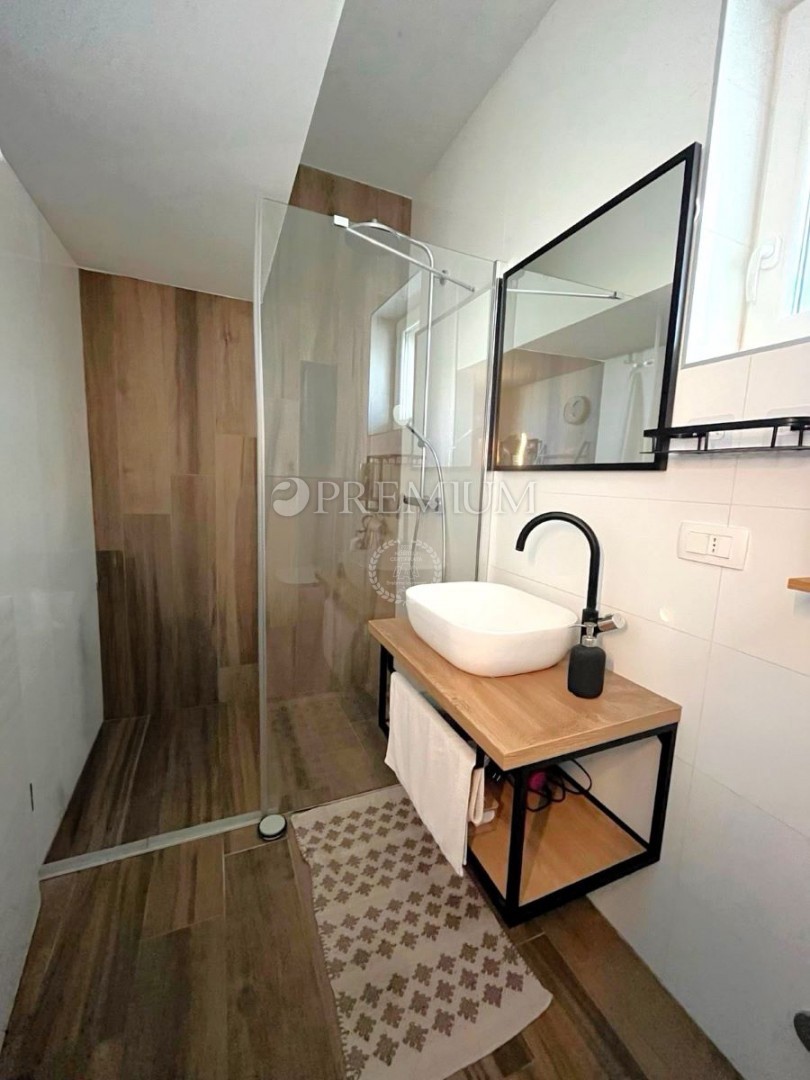 Malinska – pritlično stanovanje z vrtom!