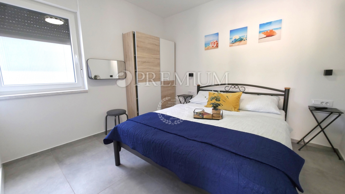 Okolica Krka, samostojna hiša z bazenom!