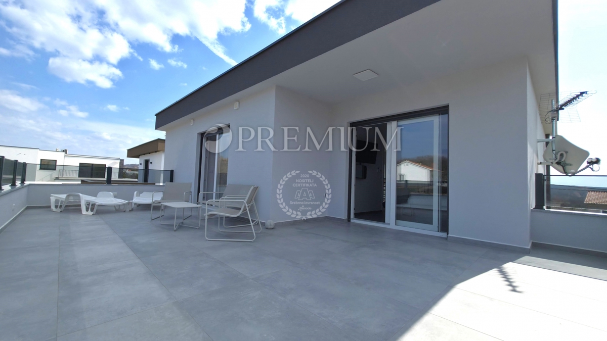 Okolica Krka, samostojna hiša z bazenom!