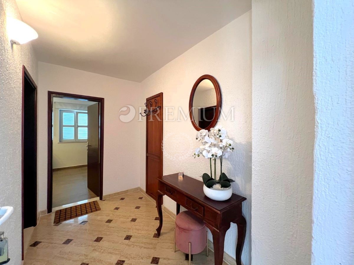 Malinska, opremljeno stanovanje blizu morja!