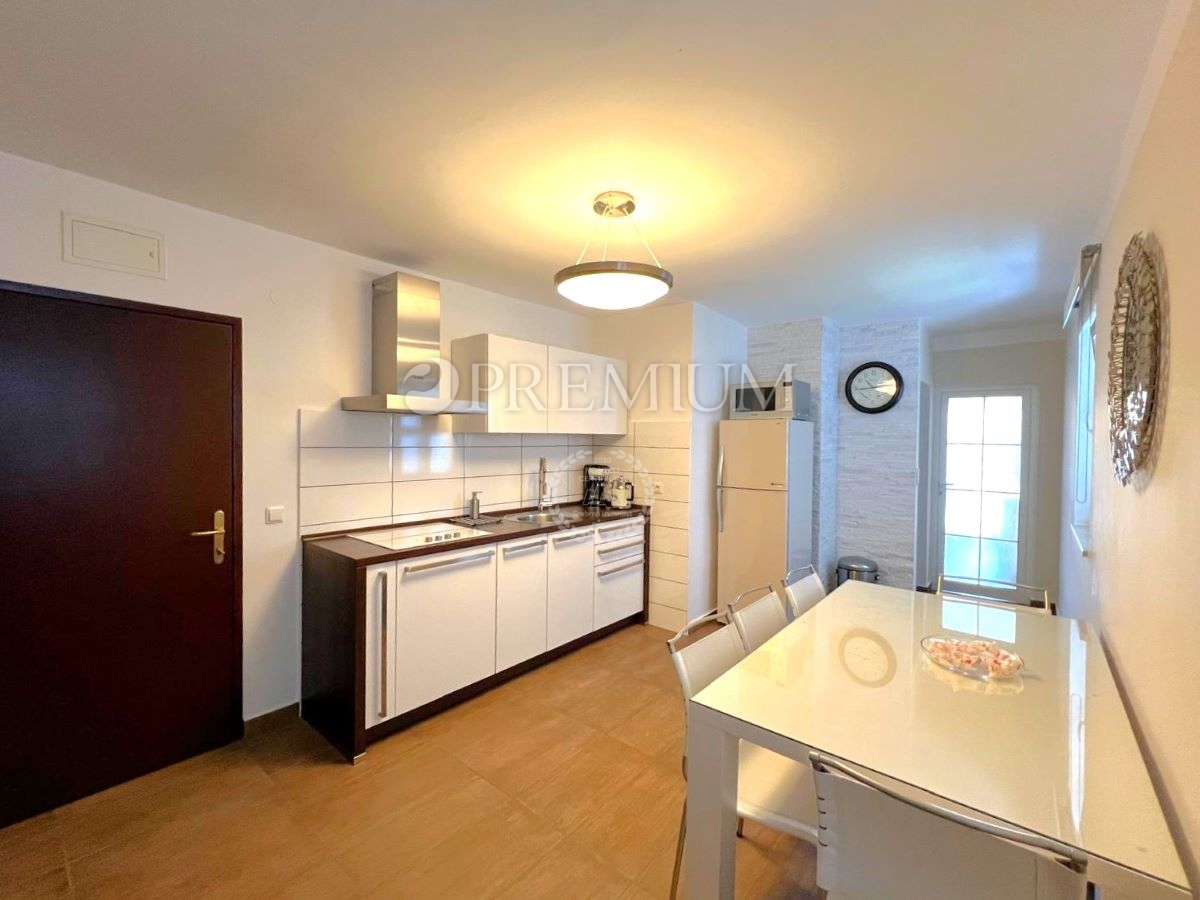 Malinska, opremljeno stanovanje blizu morja!