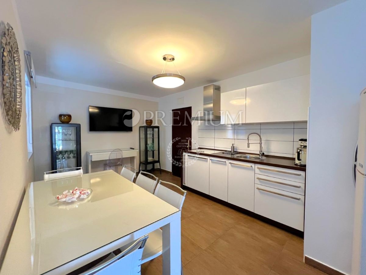 Malinska, opremljeno stanovanje blizu morja!