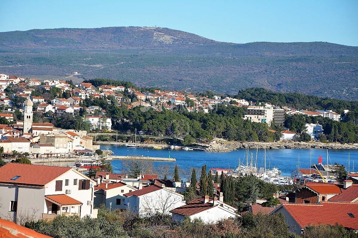 Mesto Krk, prodaja apartmaja na odlični lokaciji s čudovitim pogledom na morje!