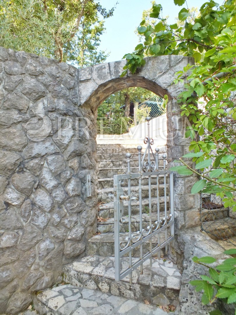 Malinska, apartmajska hiša, 250m od morja!