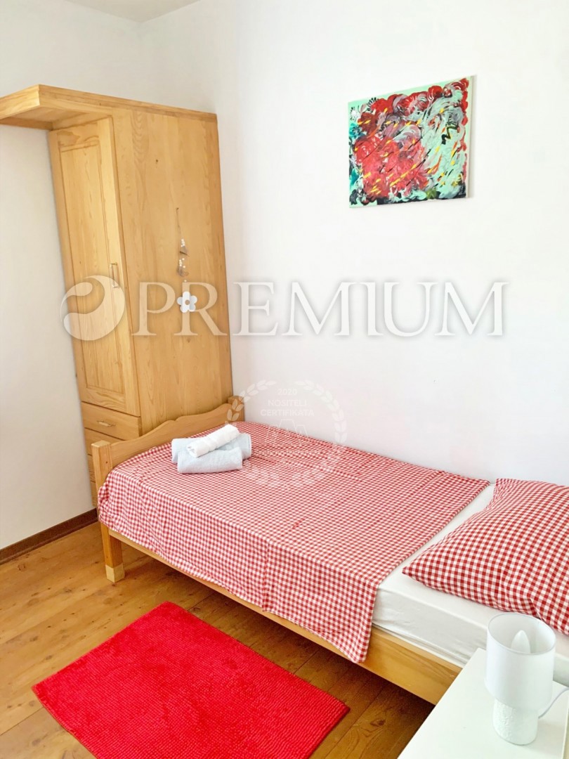 Malinska, apartmajska hiša, 250m od morja!