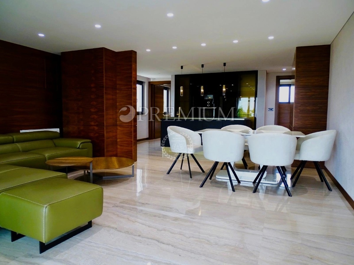 Malinska, prodamo, sodoben penthouse z odprtim pogledom na morje! Novogradnja!