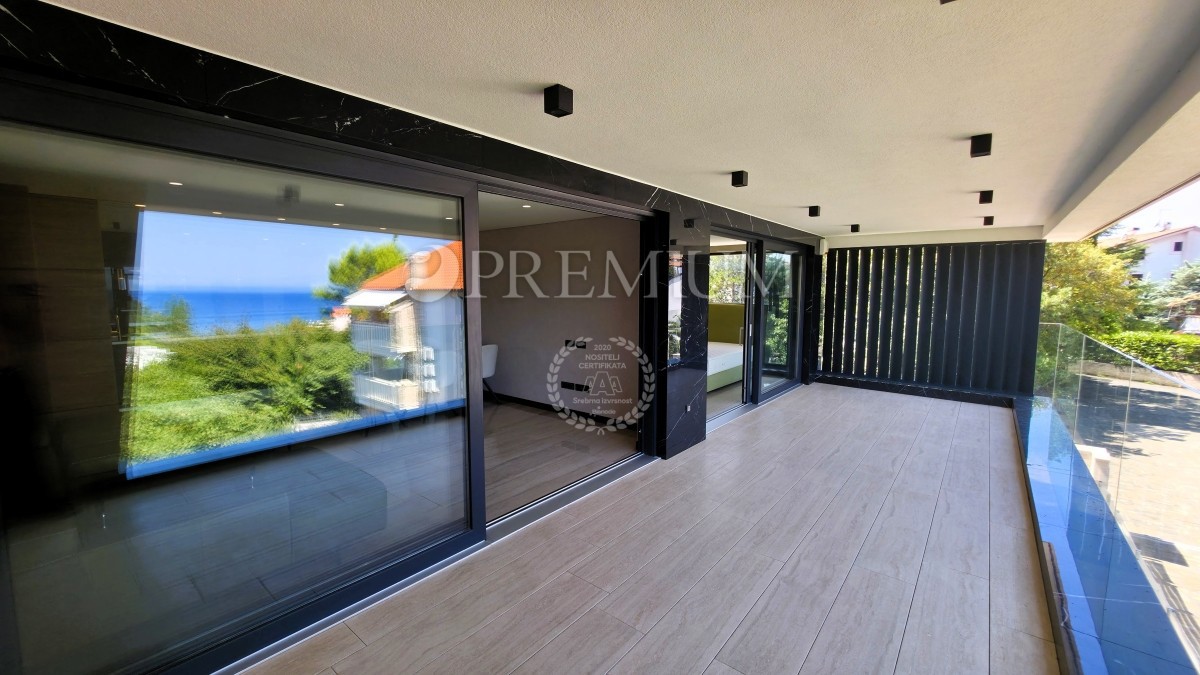 Malinska, prodamo, sodoben penthouse z odprtim pogledom na morje! Novogradnja!