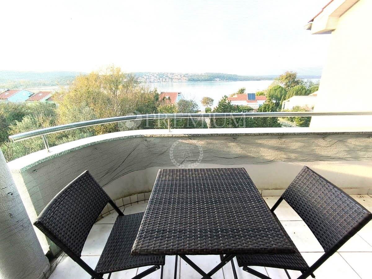 Soline, opremljen apartma s pogledom na morje, 150 m od plaže! 