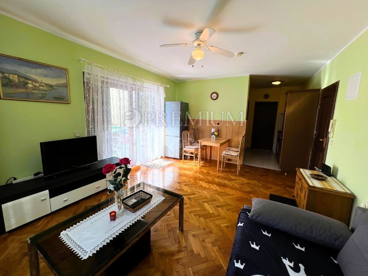 Malinska, apartma, 1. nadstropje, 300 m od morja