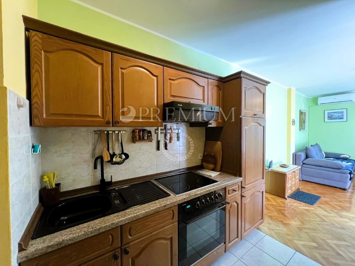 Malinska, apartma, 1. nadstropje, 300 m od morja