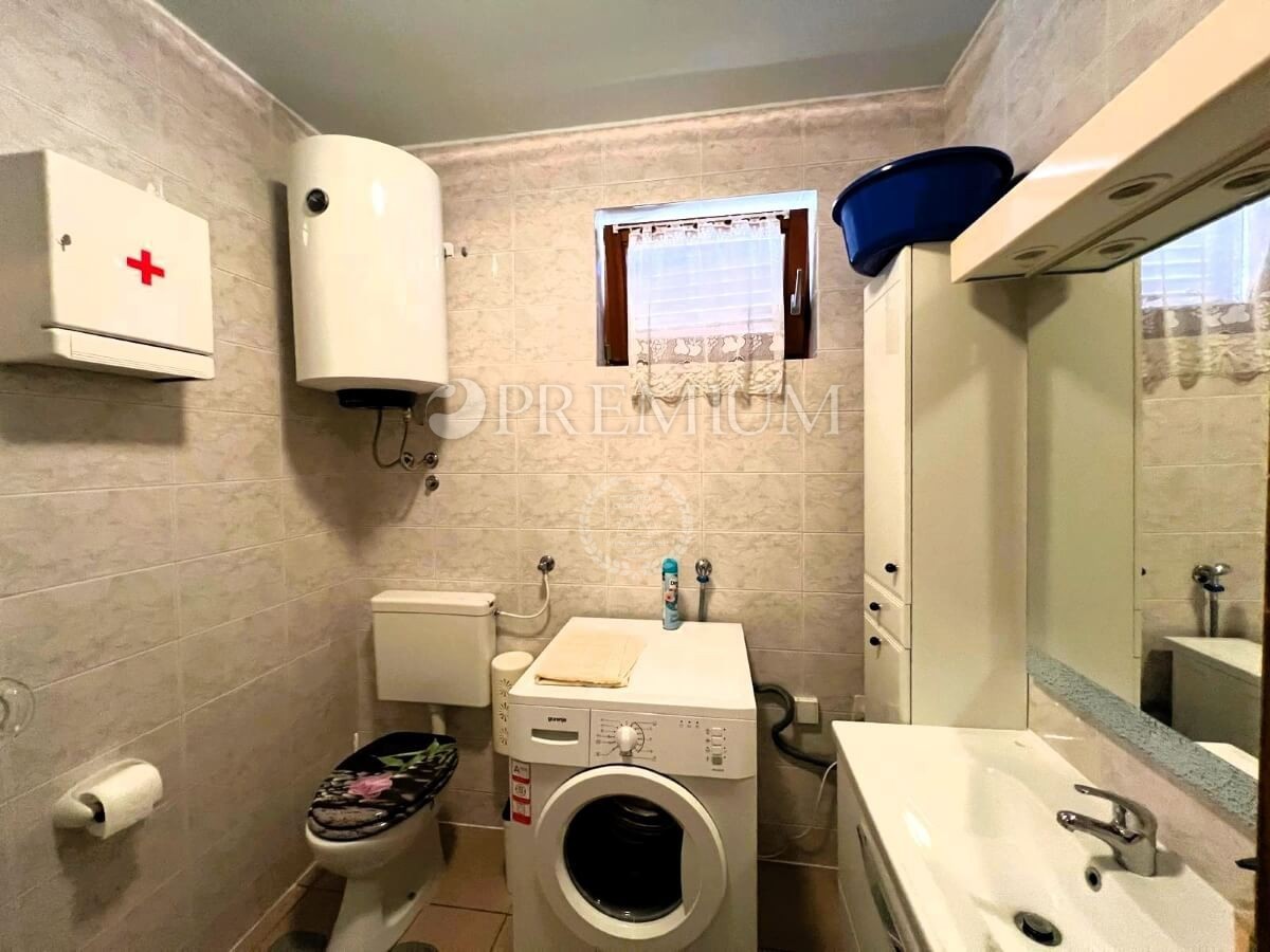 Malinska, apartma, 1. nadstropje, 300 m od morja