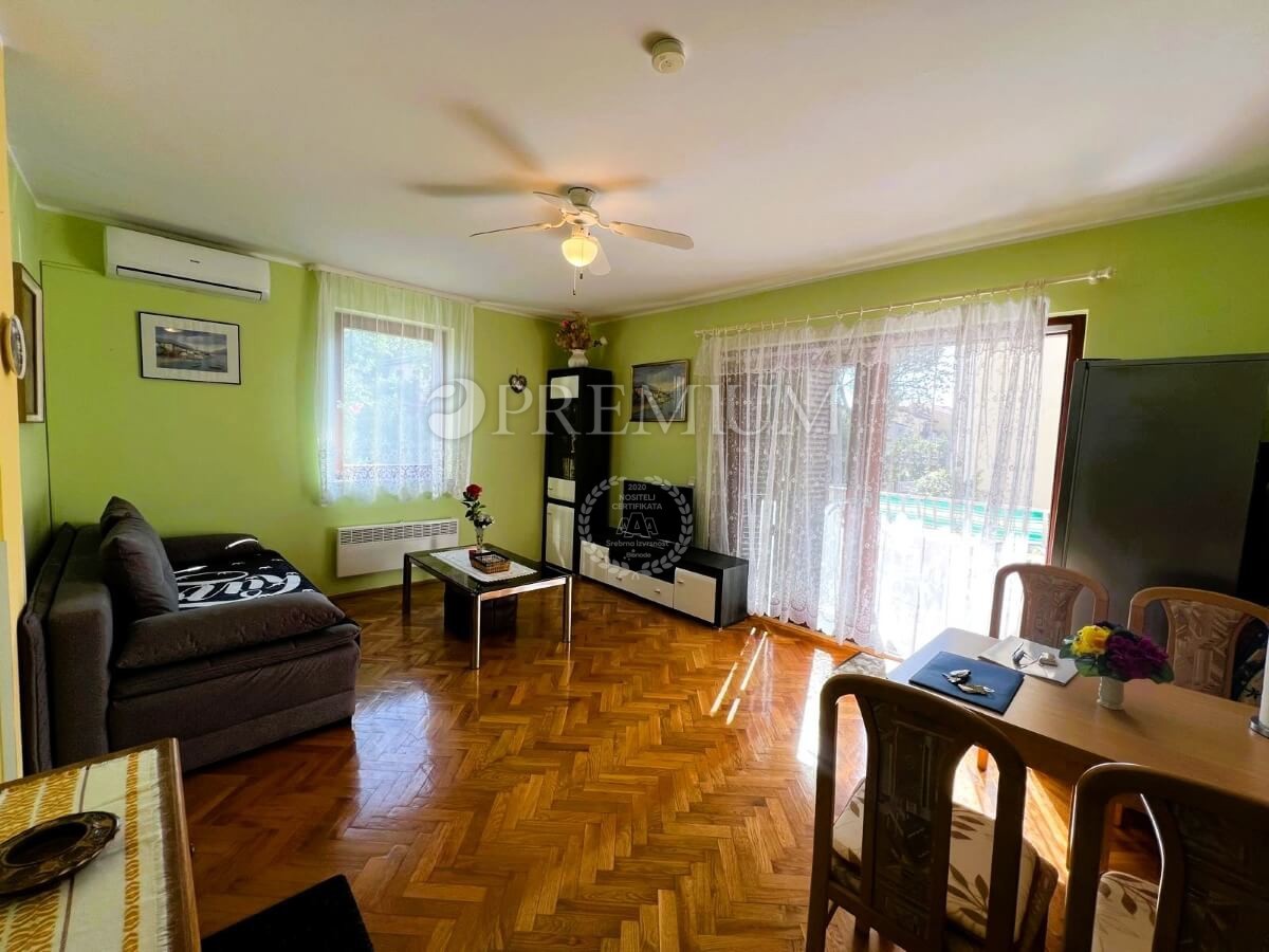 Malinska, apartma, 1. nadstropje, 300 m od morja