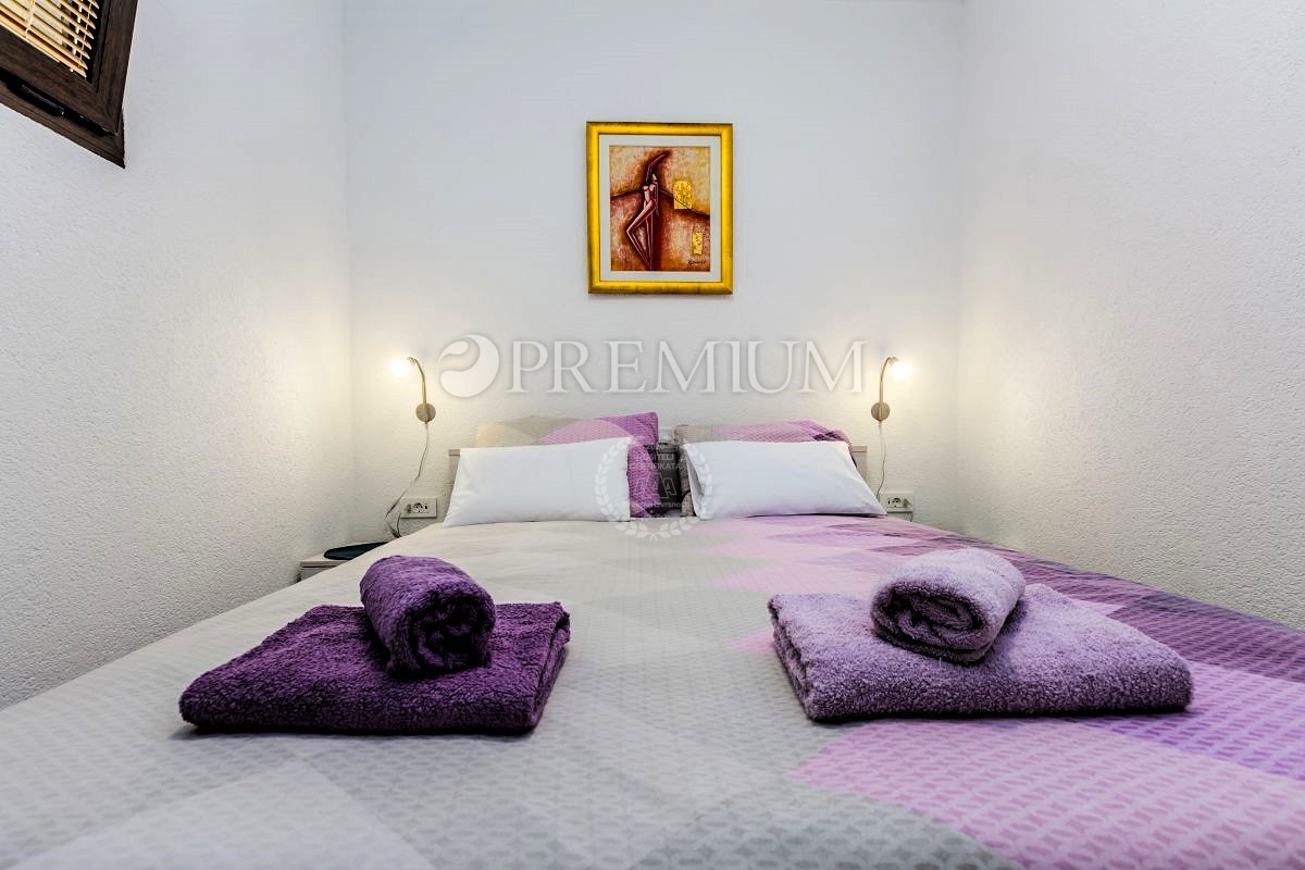 Malinska, apartma z urejenim vrtom in parkiriščem!