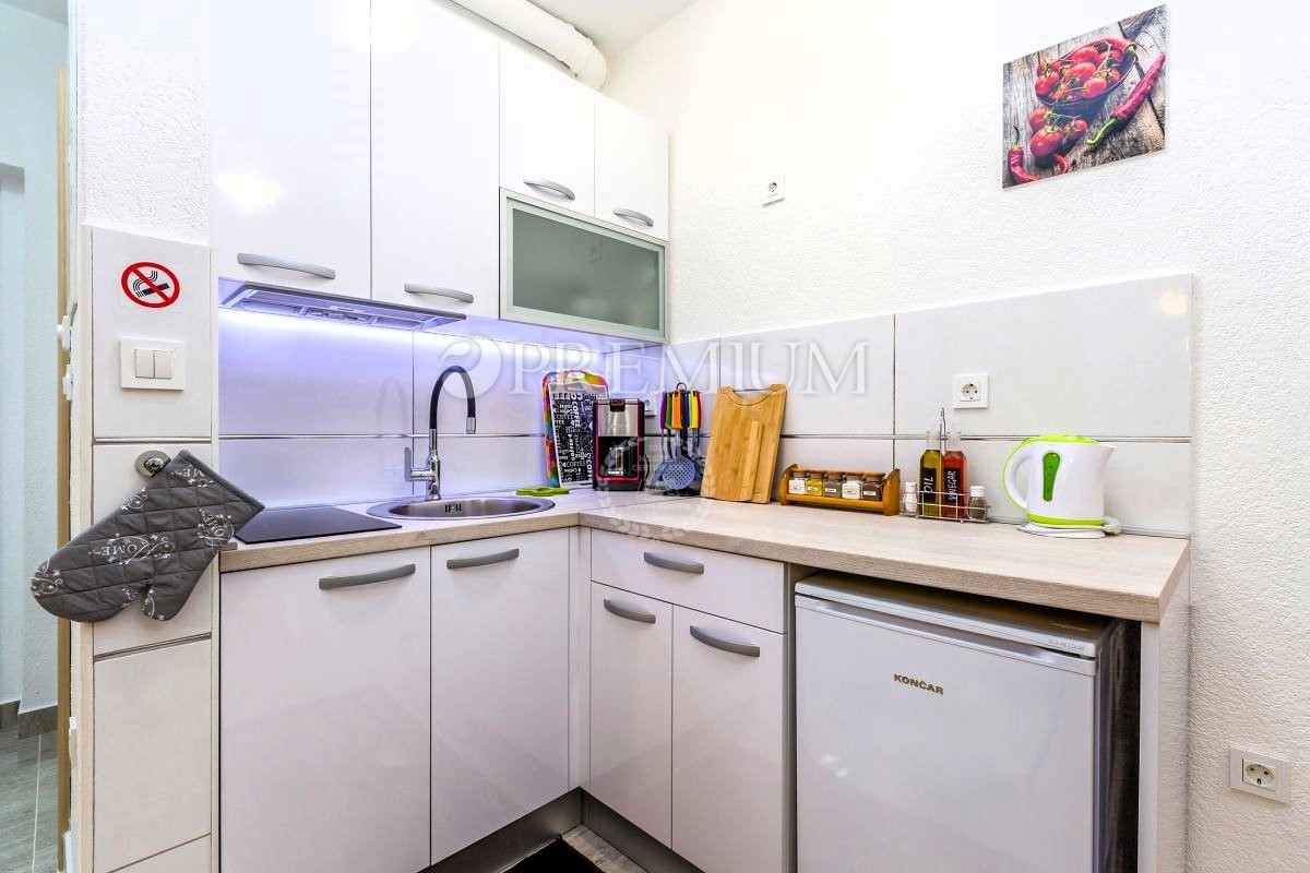 Malinska, apartma z urejenim vrtom in parkiriščem!