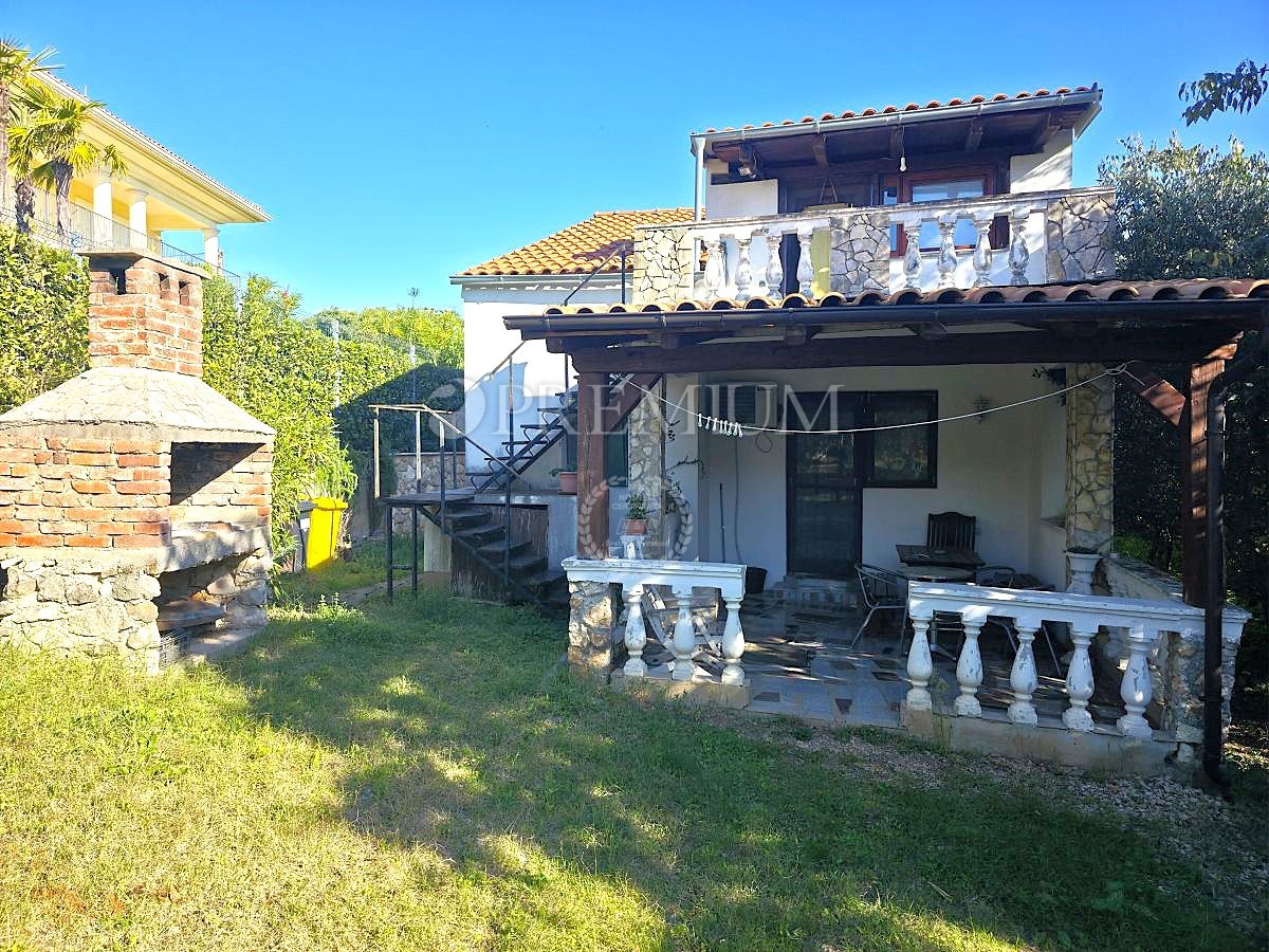 Vrbnik, okolica, Samostojna Hiša z Vrtom!