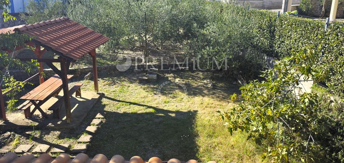 Vrbnik, okolica, Samostojna Hiša z Vrtom!