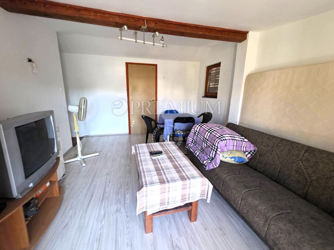 Vrbnik, okolica, Samostojna Hiša z Vrtom!