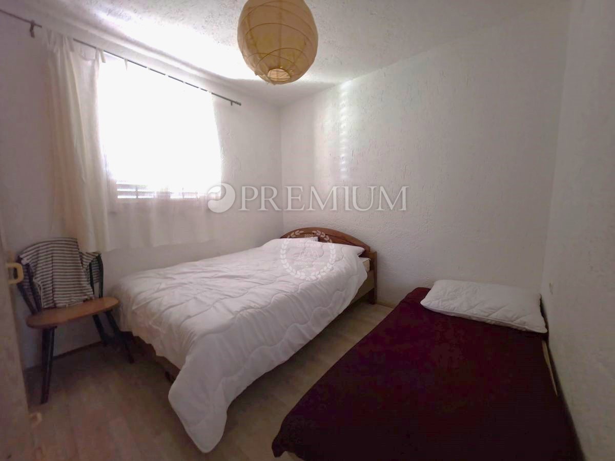 Vrbnik, okolica, Samostojna Hiša z Vrtom!