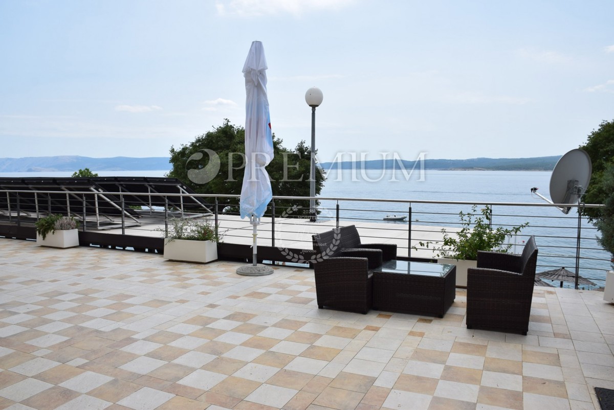 Crikvenica, prodaja 4 * hotel na atraktivni lokaciji, tik ob morju !!!