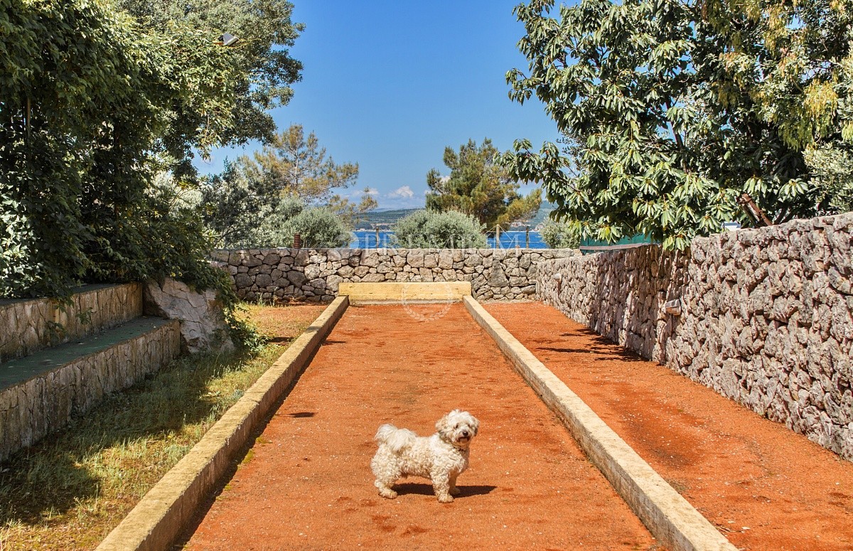 Punat, hiša prva vrsta do morja!
