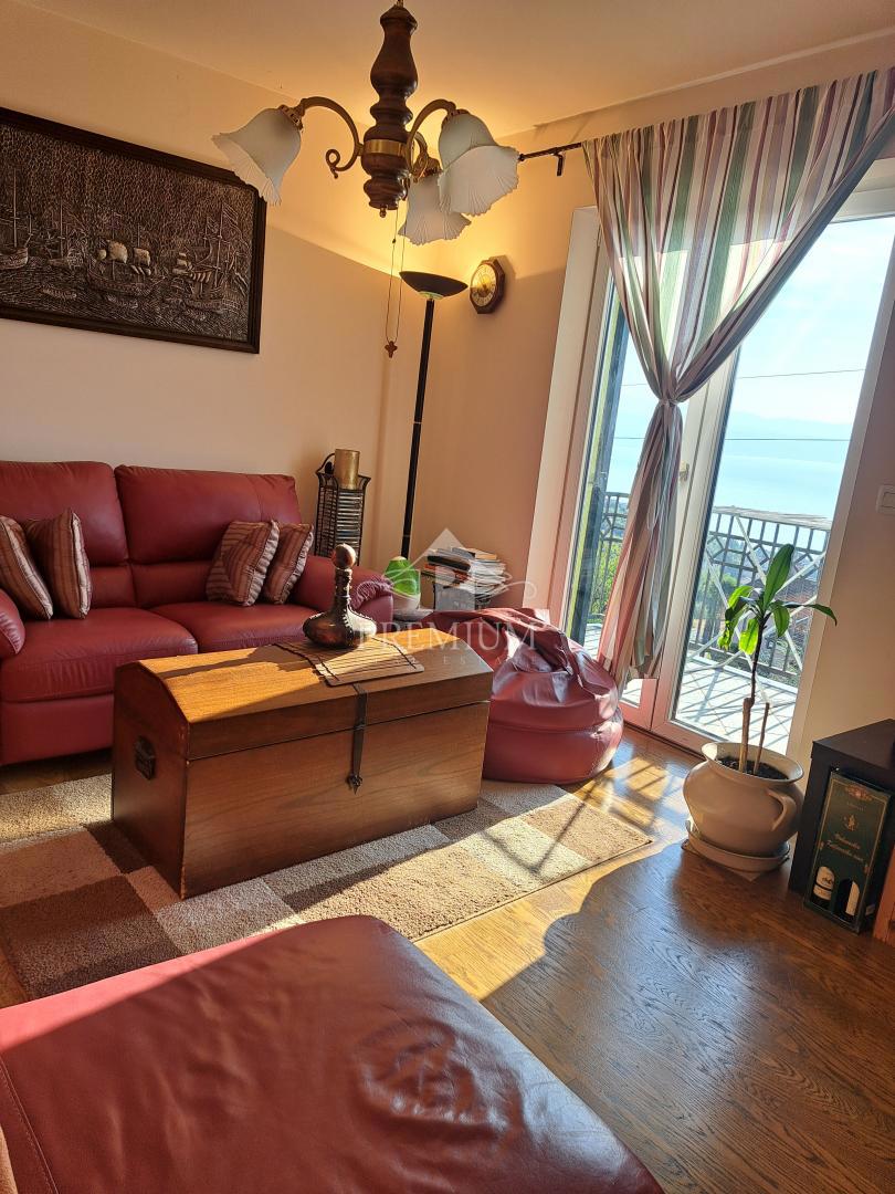 STANOVANJE 97,76 m2 S ČUDOVITIM POGLEDOM NA KVARNER