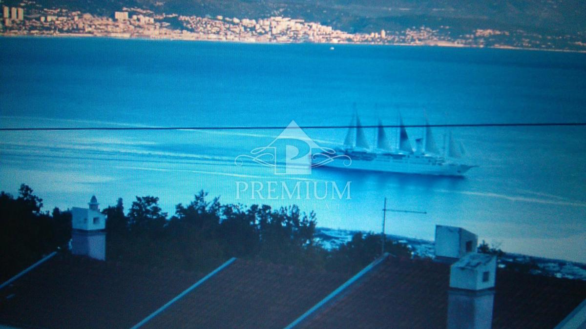 STANOVANJE 97,76 m2 S ČUDOVITIM POGLEDOM NA KVARNER