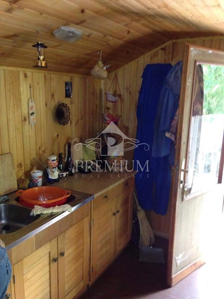 LESENA LOVSKA HIŠA Z ZEMLJIŠČEM 8.971 m2, PRILOŽNOST!