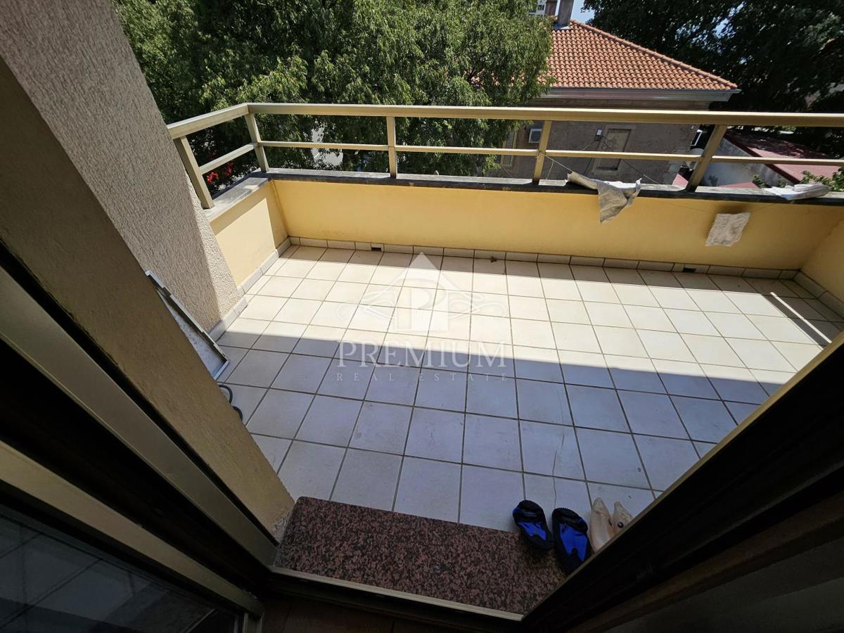 STANOVANJE V DVEH NADSTROPJIH, GARAŽA, VRT