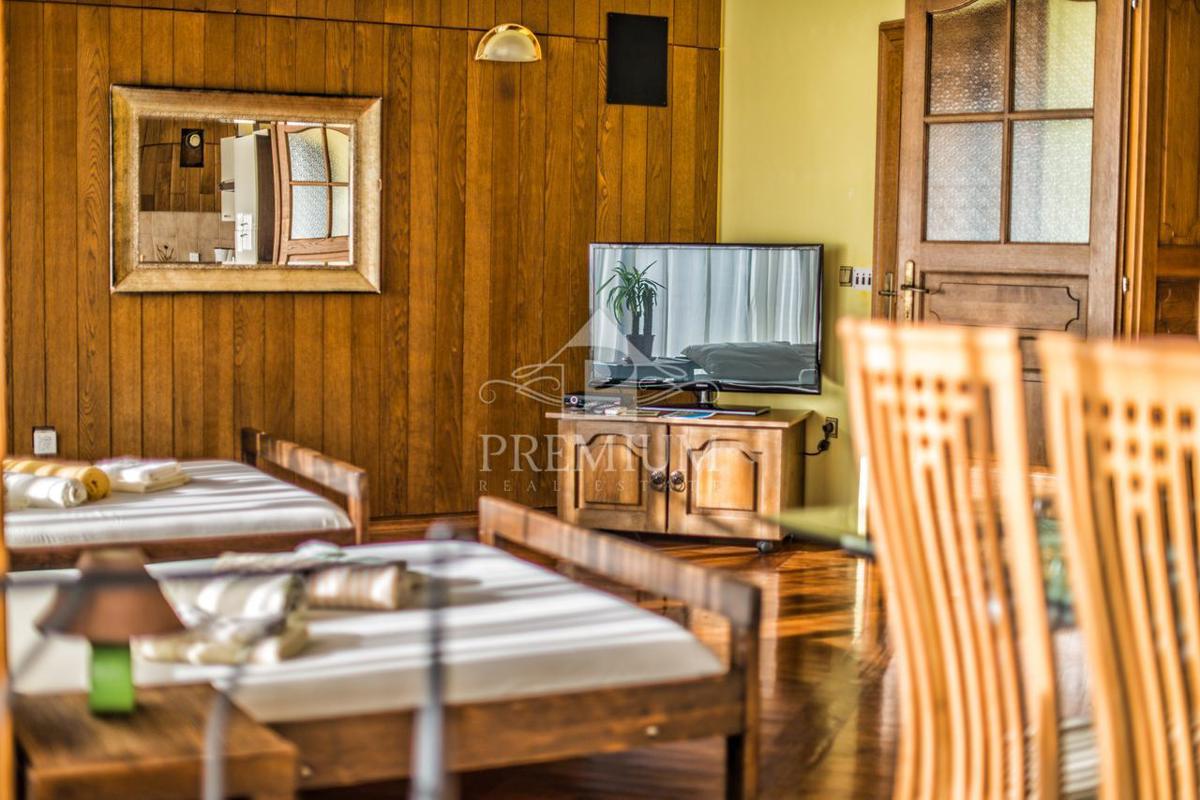 SAMOSTOJNA STANOVANJSKA HIŠA S PREKRASNIM RAZGLEDOM