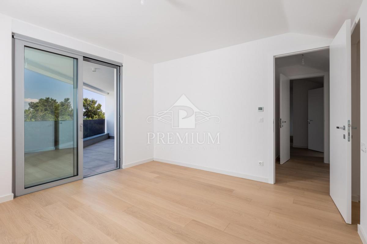 PENTHOUSE S PREKRASNIM RAZGLEDOM, DVIGALOM, GARAŽO